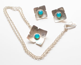 Set, stud flower earrings and pendant set with sea blue agate