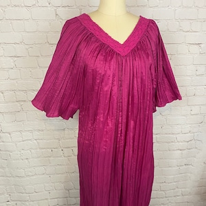 Vintage 70s Magenta Crinkled V Neck Caftan Day Dress Small Medium Large