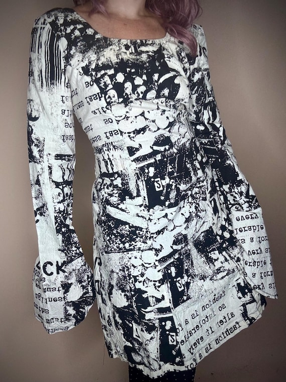 RagLuxe Dirty Bell Sleeve Lace Up Dress
