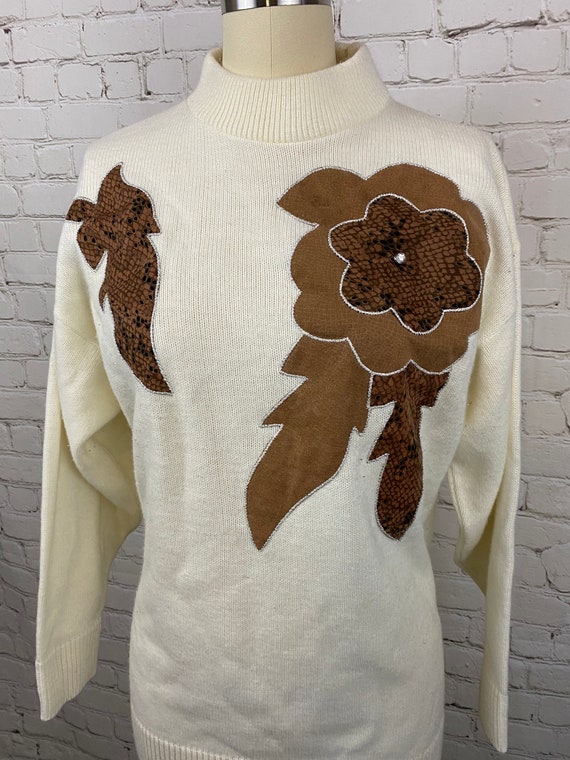 Vintage Ivory 70s Patchwork Floral Sweater Top Me… - image 5