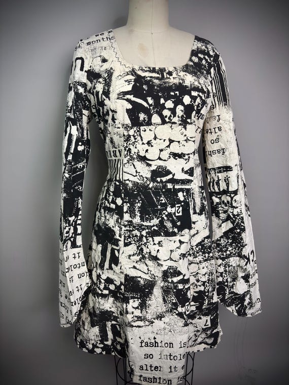 RagLuxe Dirty Bell Sleeve Lace Up Dress