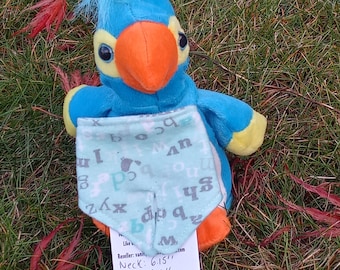 Birdana™ a bandana for bird. Measurements in pictures