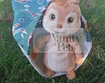 Light weight sleeping bag for small critters