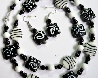 Black and white Retro lampworked jewelry set, adjustable bracelet, 26" necklace, and 2 pair of 1" earrings, 4 pc set, 640