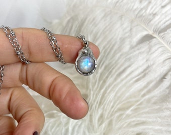 Handgemaakte maansteen urnketting – unieke crematiesieraden voor as, herdenkingsaandenkenhanger
