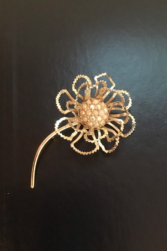 Sarah Coventry flower brooch - image 3