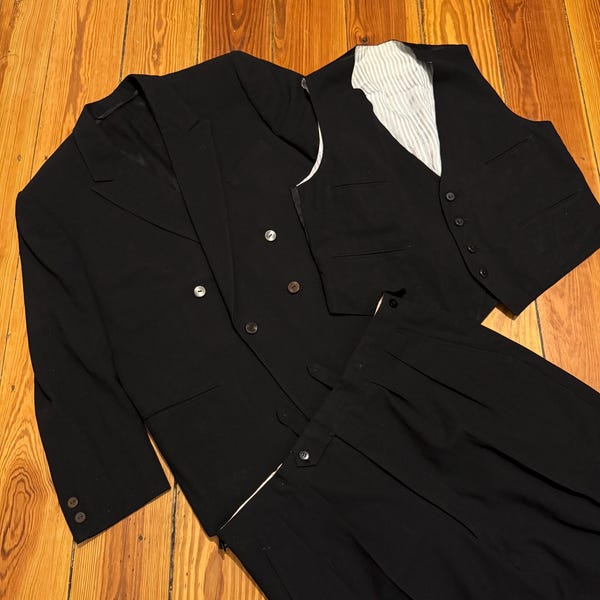 3 Piece Suit - Double Breasted Jacket with Waistcoat and Trousers - 1920s / 1930s