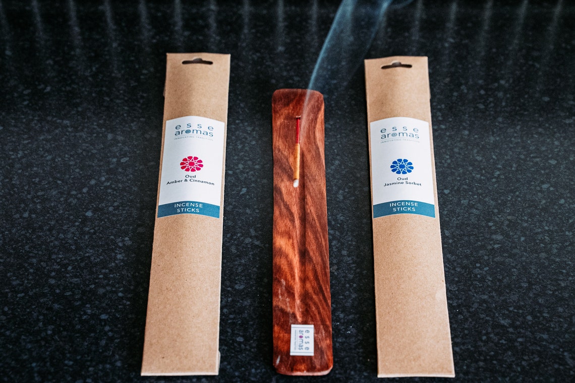 Oud/oudh Amber & Cinnamon Incense Sticks Esse Aromas 20pcs per Pkt Etsy