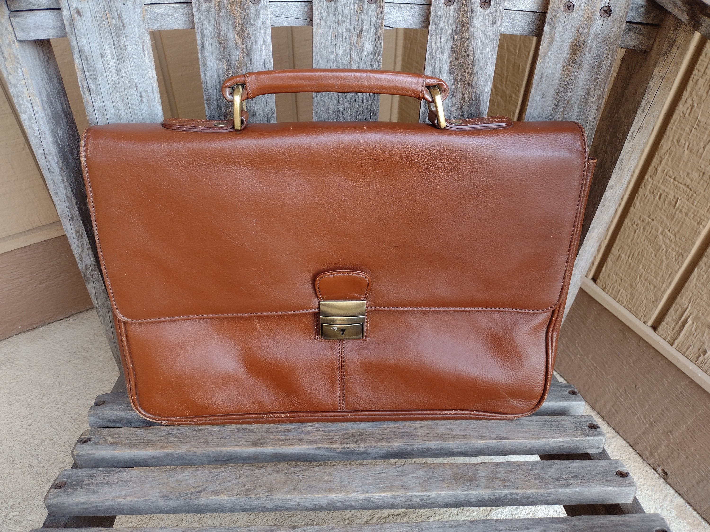 Visconti London Brown Distressed Leather Attache Case with Top Handle and Adjustable Shoulder Strap Retro Vintage Briefcase