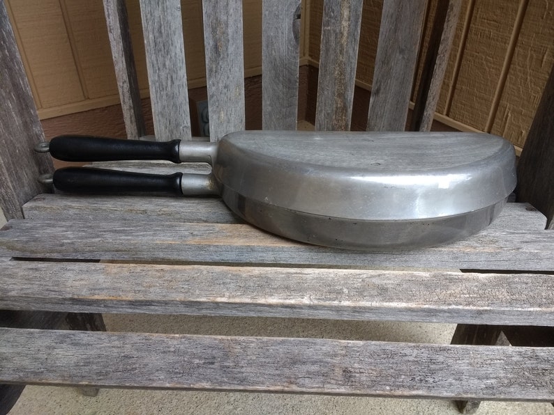Vintage Club Aluminum Ware Omelet Pan Alumac Flip Skillet Omelet Maker Pan
