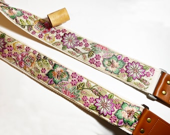 NuovoDesign Deluxe collection 'AzaIea' Guitar strap, size adjustable, vegan leather