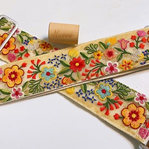 NuovoDesign Deluxe collection 'EngIish Garden' FineEmbroiddered Guitar strap, size adjustable, vegan leather