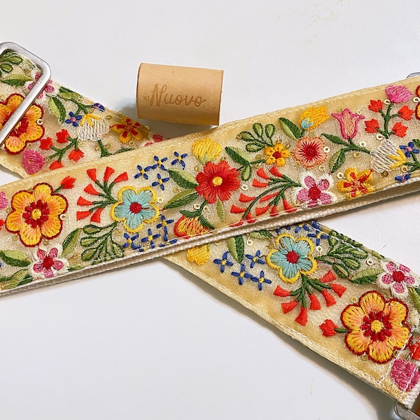 NuovoDesign Deluxe collection 'EngIish Garden' FineEmbroiddered Guitar strap, size adjustable, vegan leather