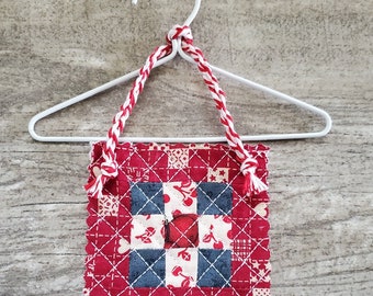 Miniature Quilt Hanger / Micro Mini Quilt / Patriotic Tiny Quilt / Red White & Blue Summer Home Decor / July 4th Wall Hanging / Gift for Her