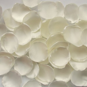 Ivory Satin Rose Petals Wedding Rose Petals Flower Girl Petals Ivory Wedding Decorations Artificial Petals Off-White Aisle Runner