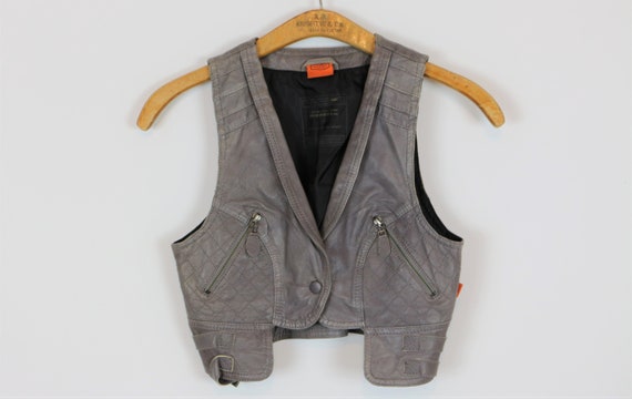 Short leather vest shop