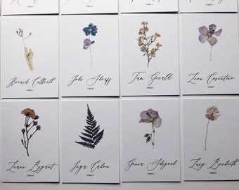 Pressed flower place cards / floral escort cards / modern calligraphy place cards