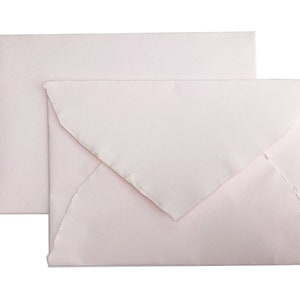 Envelopes de papel rosa claro feitos à mão - C6