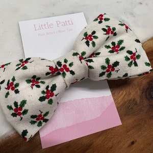 Christmas Holly Kids Bow Tie, Clip on Bow Tie, Kids Bow Tie, Fabric Bow Tie, Christmas Bow Tie, Christmas Accessories, Kids Accessories