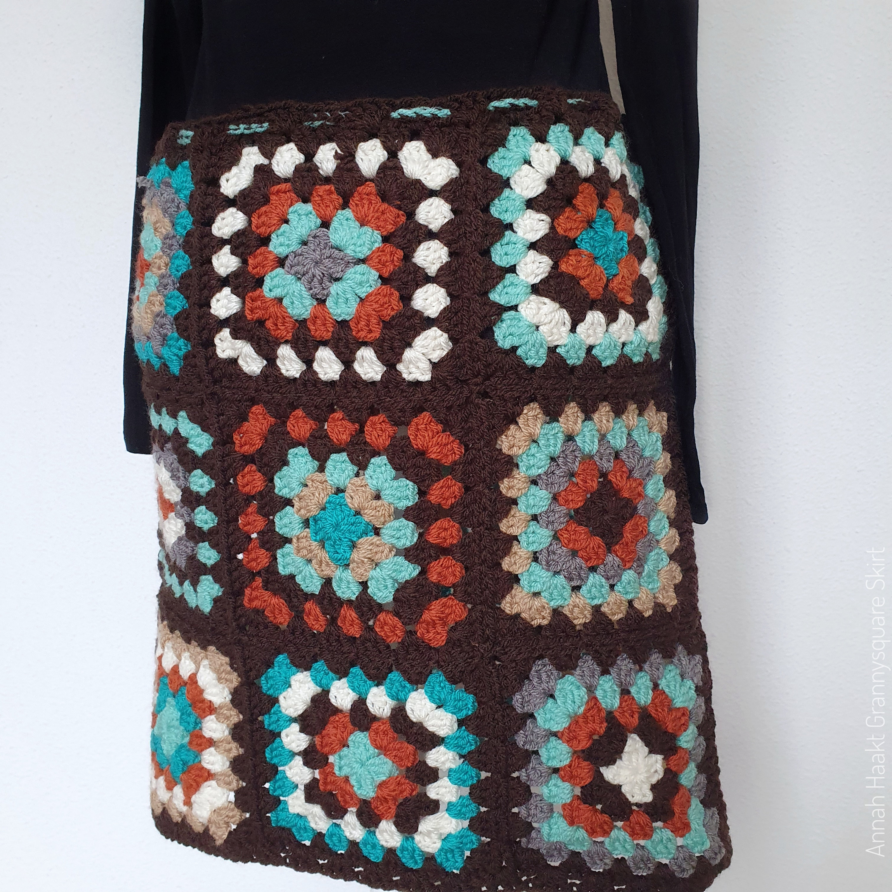 アメリカ＆オランダのクロシェ編みパターンのグラニースクエアスカート