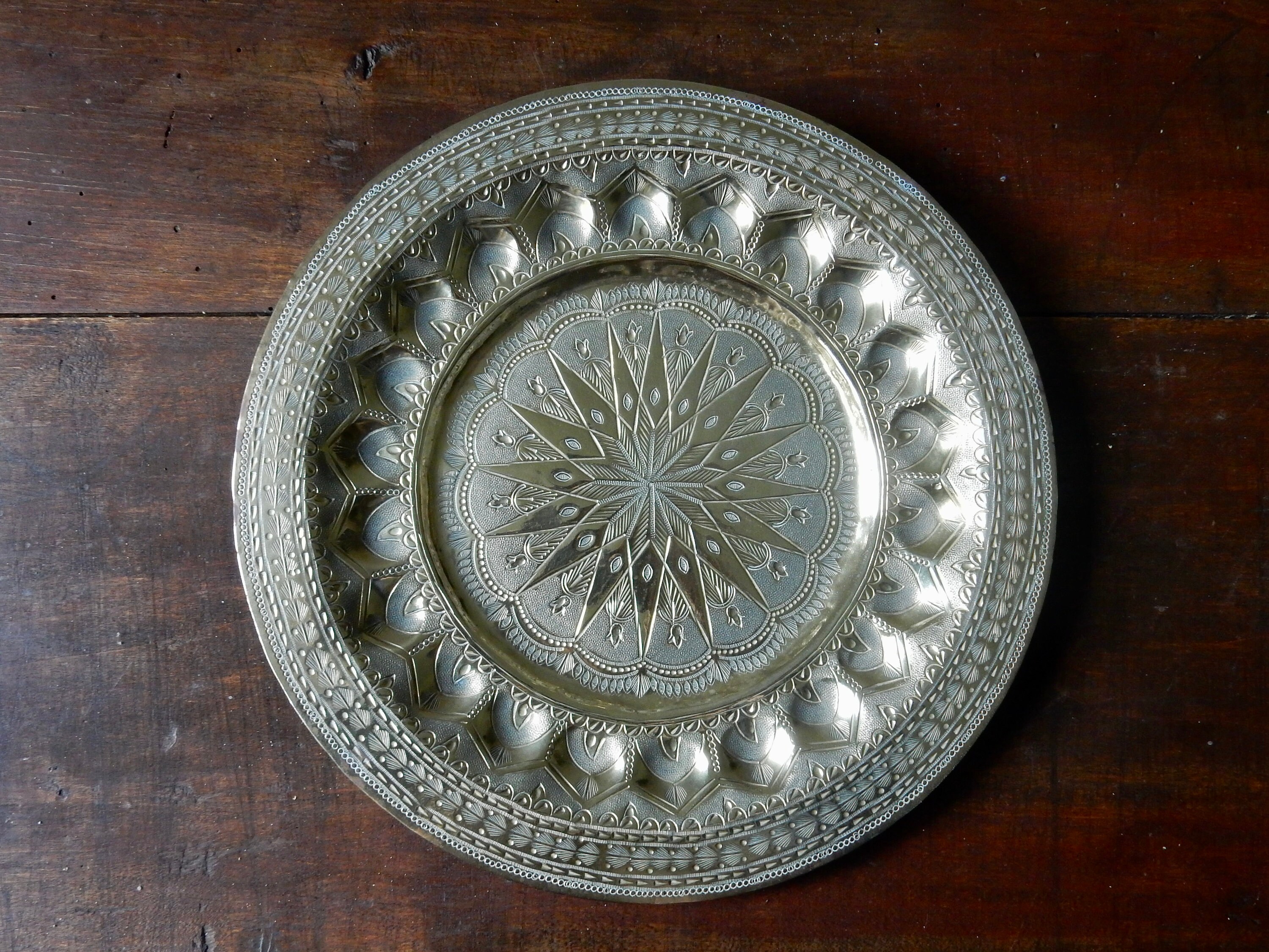 Petit Plateau en Laiton d'afrique Du Nord/Assiette Décorative Table de Fête