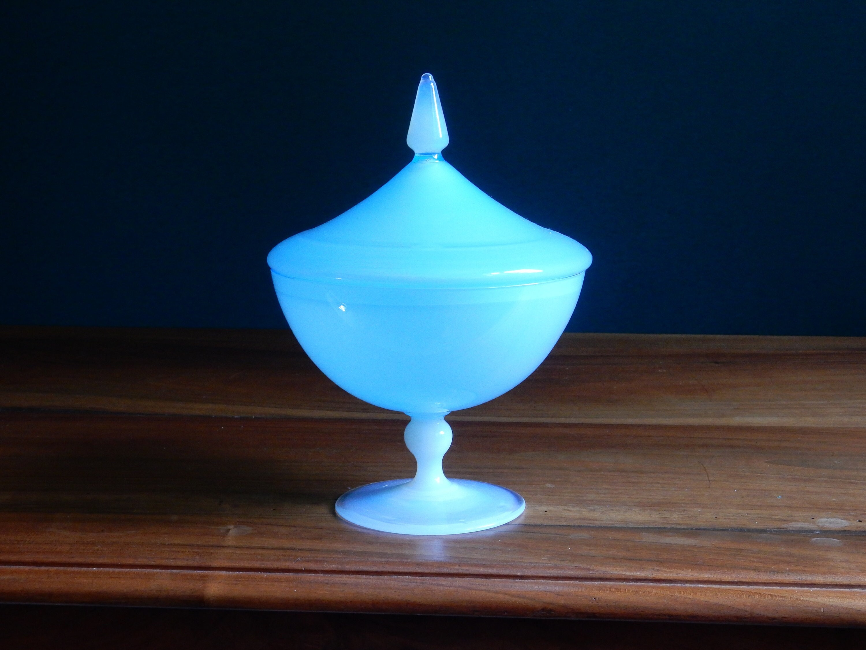 Bonbonnière En opaline