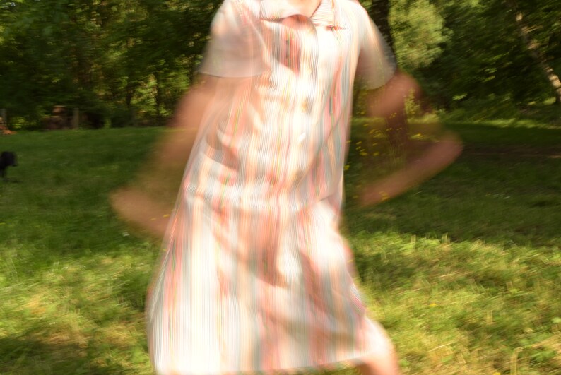 White dress with multicolored stripes short sleeves 70s Girl 8-10 years Seventies child