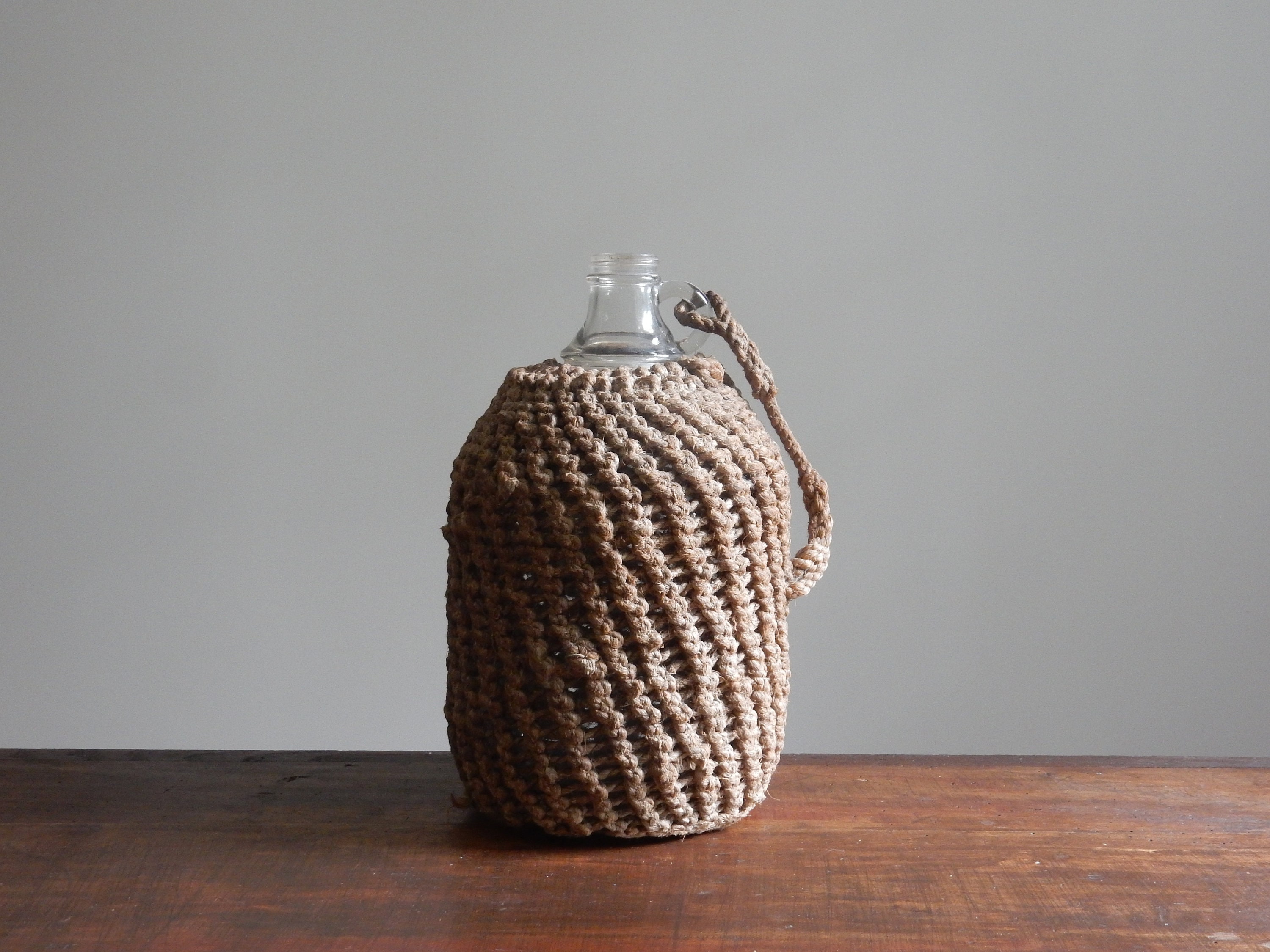 Dame Jeanne Recouverte de Corde Tressée