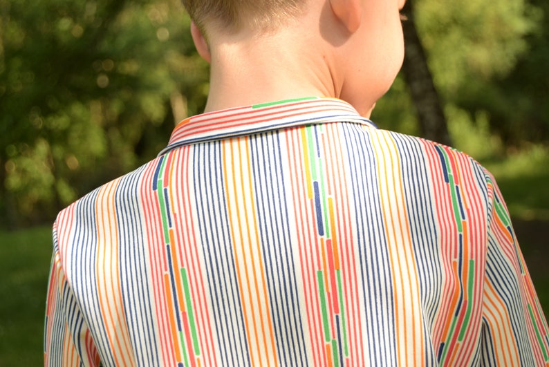 White dress with multicolored stripes short sleeves 70s Girl 8-10 years Seventies child