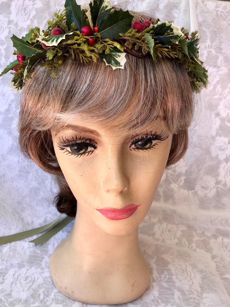 Holly leaf crown,winter head piece,holly berries,bridal wreath,variegated holly,Christmas bride,festive,winter wedding crown,bridesmaid hair