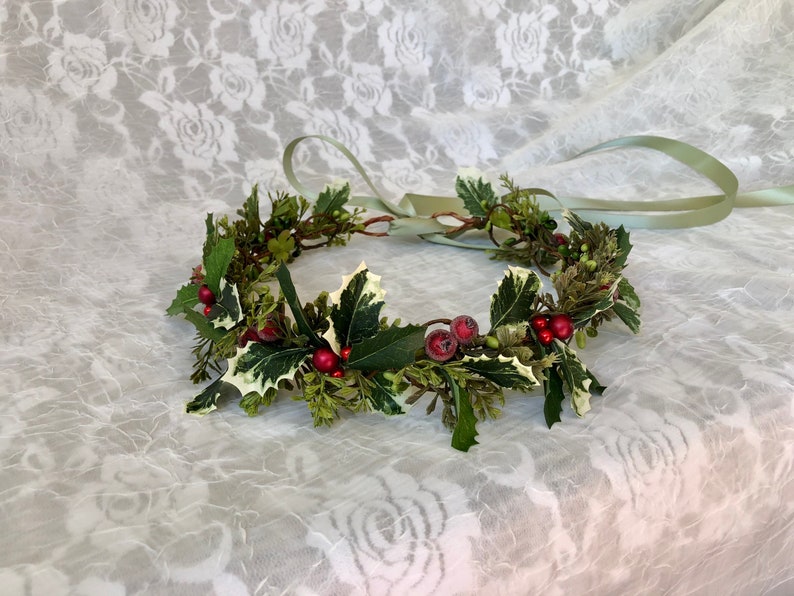 Holly leaf crown,winter head piece,holly berries,bridal wreath,variegated holly,Christmas bride,festive,winter wedding crown,bridesmaid hair