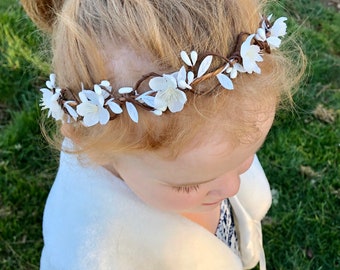 Communion crown,white flowers,off white,communion hair accessory,girls flower crown, milk white flower, hair vine with flowers,flower girl