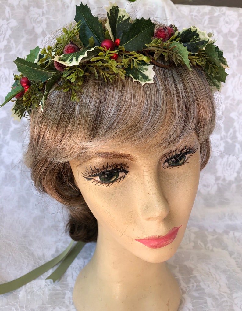 Holly leaf crown,winter head piece,holly berries,bridal wreath,variegated holly,Christmas bride,festive,winter wedding crown,bridesmaid hair