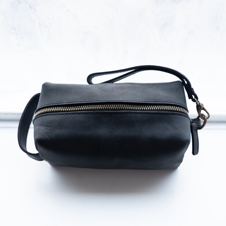 Pegai Lee Dopp Kit