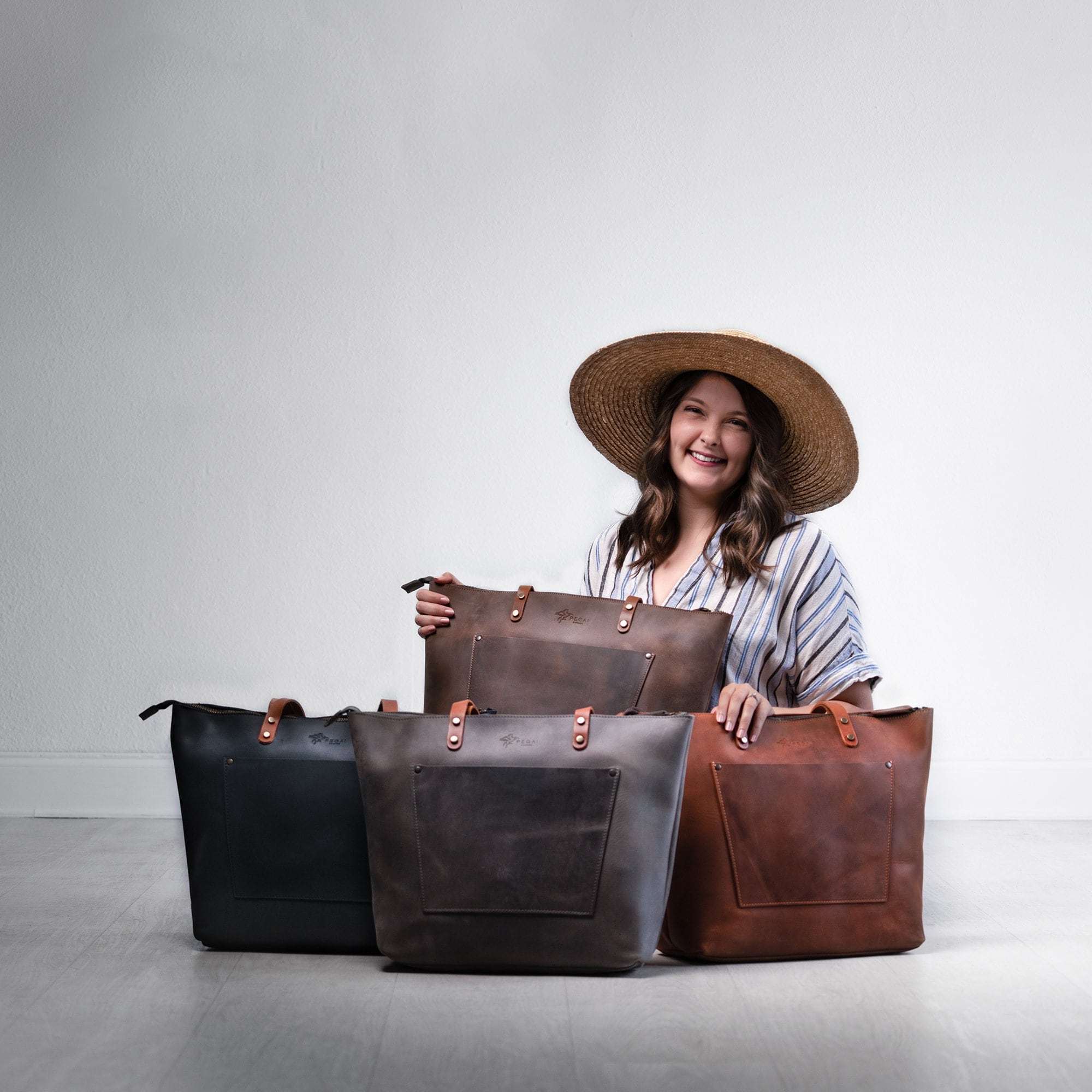 Handcrafted Leather Tote SALE, Tote w Zipper and Pocket, Laptop Work Student Bag, Personalized Leather Purse Shoulder Bag, Pegai LaSalle