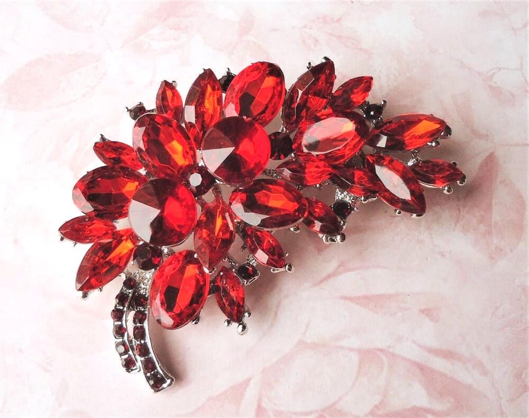 Broche Fleur En Métal Noir Et Cristaux Taillés Grenat Rouge - Occasion En Parfait état - Bijou D'ornement