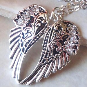 Engel Flügel Anhänger Halskette, Jeweled Kristall Silber Metall, Schutz Statement Schmuck, Geschenk, handgemacht Bild 4