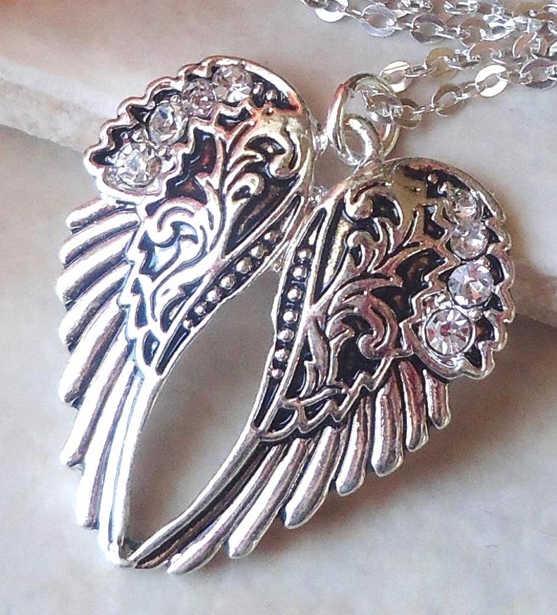 Engel Flügel Anhänger Halskette, Jeweled Kristall Silber Metall, Schutz Statement Schmuck, Geschenk, handgemacht Bild 4