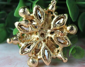 ジャンニヴェルサーチェ クリスタルラインストーン ピンブローチ ゴールドカラー ジャンニヴェルサーチェ クリスタルラインストーン ピンブローチ