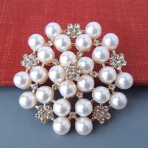 Bridal Pearl Crystal Brooch Pin Jeweled White Pearl Rhinestone Bridesmaid Floral Brooch Gold Wedding Vintage Formal Sash Gift Handmade
