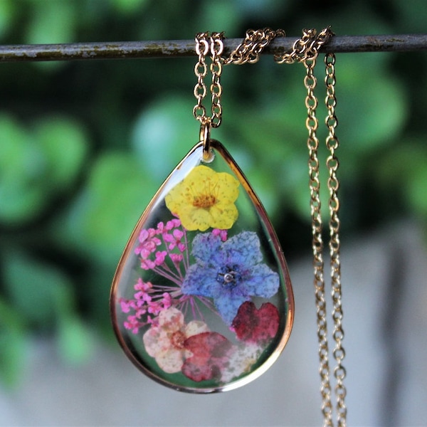 Real Pressed Flower Teardrop Necklace, Gold Filled Chain, Botanical Statement Jewelry, Gift, Handmade