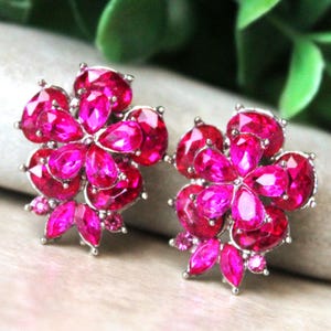 Pinke Swarovski Kristall Ohrclips: Floral Cluster Braut Statement Schmuck, Geschenk, handgemacht