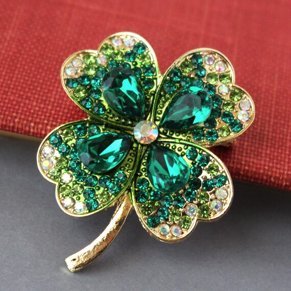 エメラルドグリーンクリスタル四つ葉のクローバーブローチ：花柄ライン
