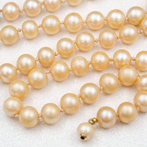 Vintage peach pearl necklace Hand knotted necklace Chunky glass pearl necklace June birthstone
