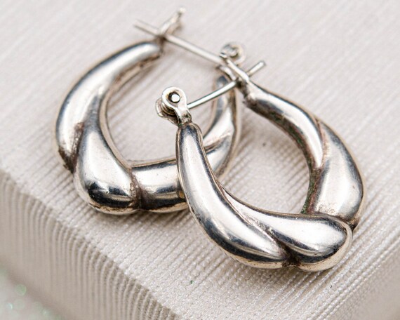 Vintage silver basket hoop earrings Shrimp earrin… - image 3