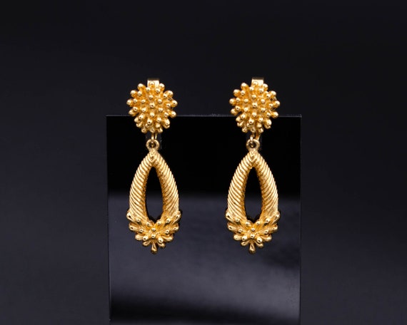Trifari earrings Non pierced earrings Long teardro