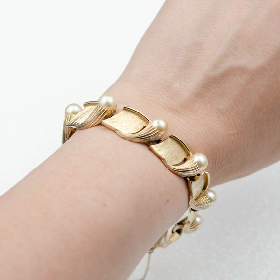 Crown Trifari bracelet White pearl bracelet Gold l