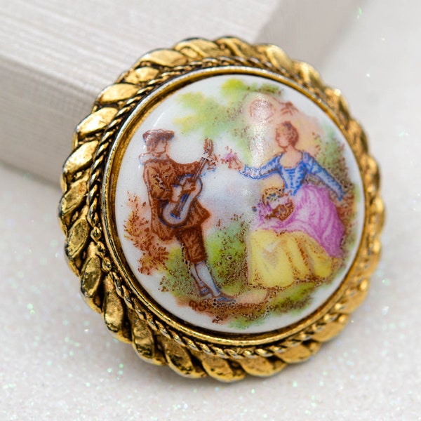 Broche camée vintage en porcelaine Scène de couple fiancée Broche en céramique de Fragonard de Limoges