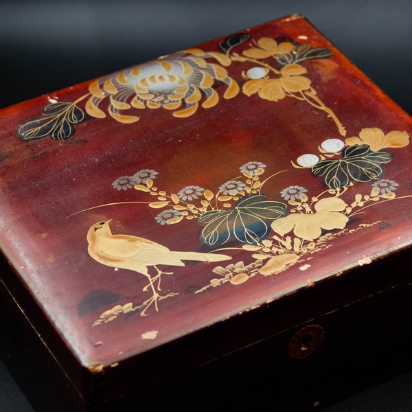 Vintage Japanese lacquer jewelry box Extra large oriental wooden trinket box Floral jewelry box with lid