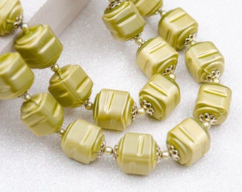 Collier vintage japonais double rang de perles épaisses Collier ras de cou de perles carrées en satin Chartreuse
